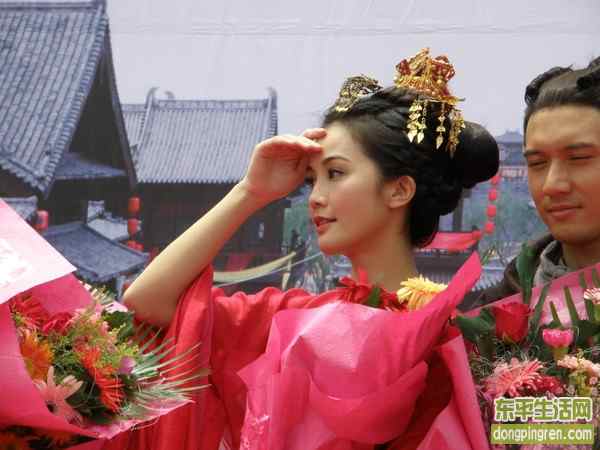 谢霆锋、蔡卓妍在咱东平拍《仙剑奇缘》 最新