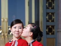 两会会场的美丽礼仪小姐