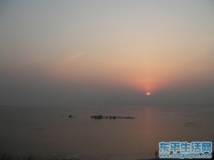 冬日夕阳东平湖