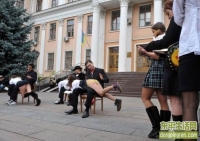 学生如此抗议性骚扰