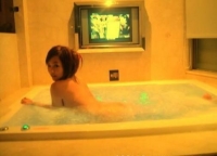 网友曝光李双江之子女友艳照，是个美女